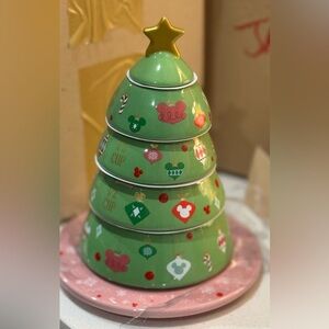 New with box Disney Christmas measuring tree ceramic figurine with star